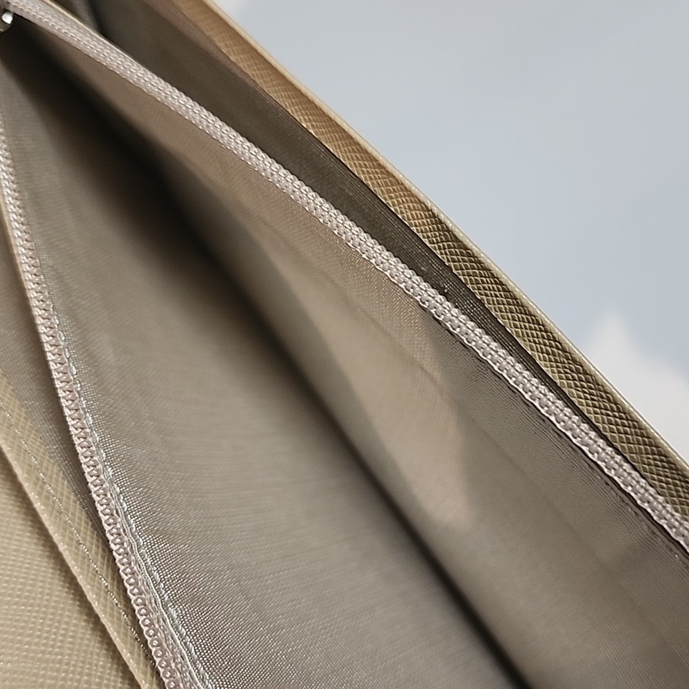 Burberry Long Wallet With Box - Picture 12 of 17